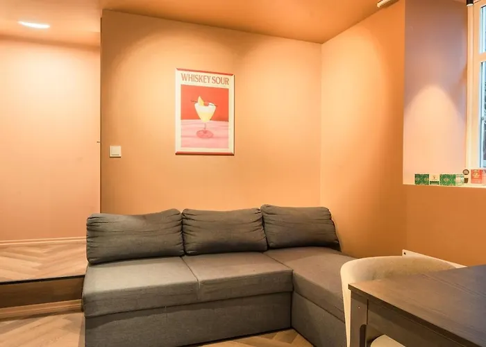 Private Apartment In Historic Street