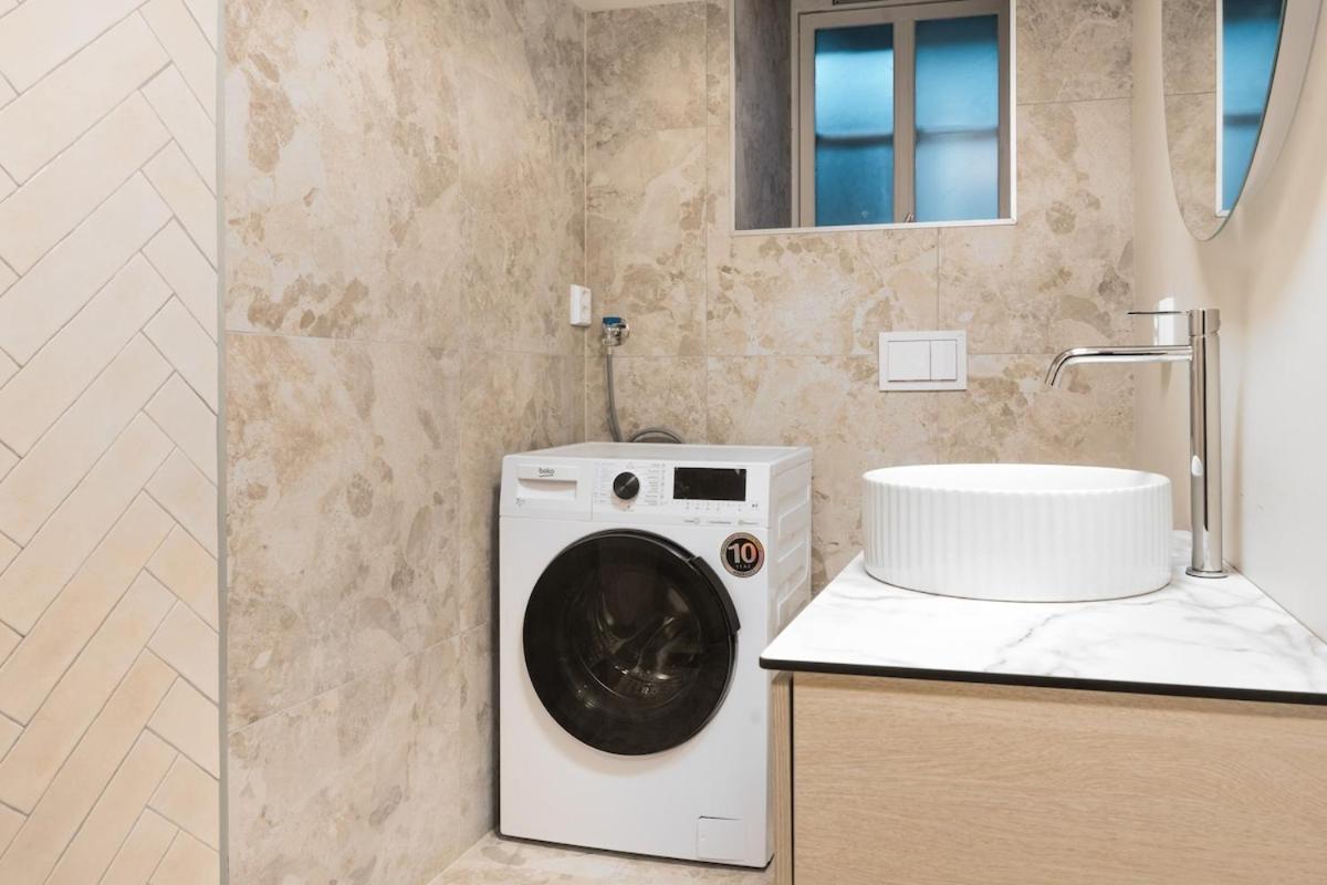 Private In Historic Street Appartement